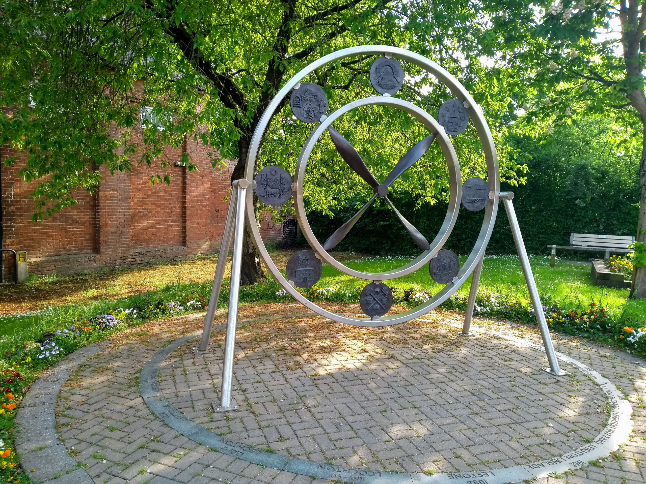 'Fly Past' Monument - The Propeller. Leighton Rd, Leighton Buzzard LU7 1LF