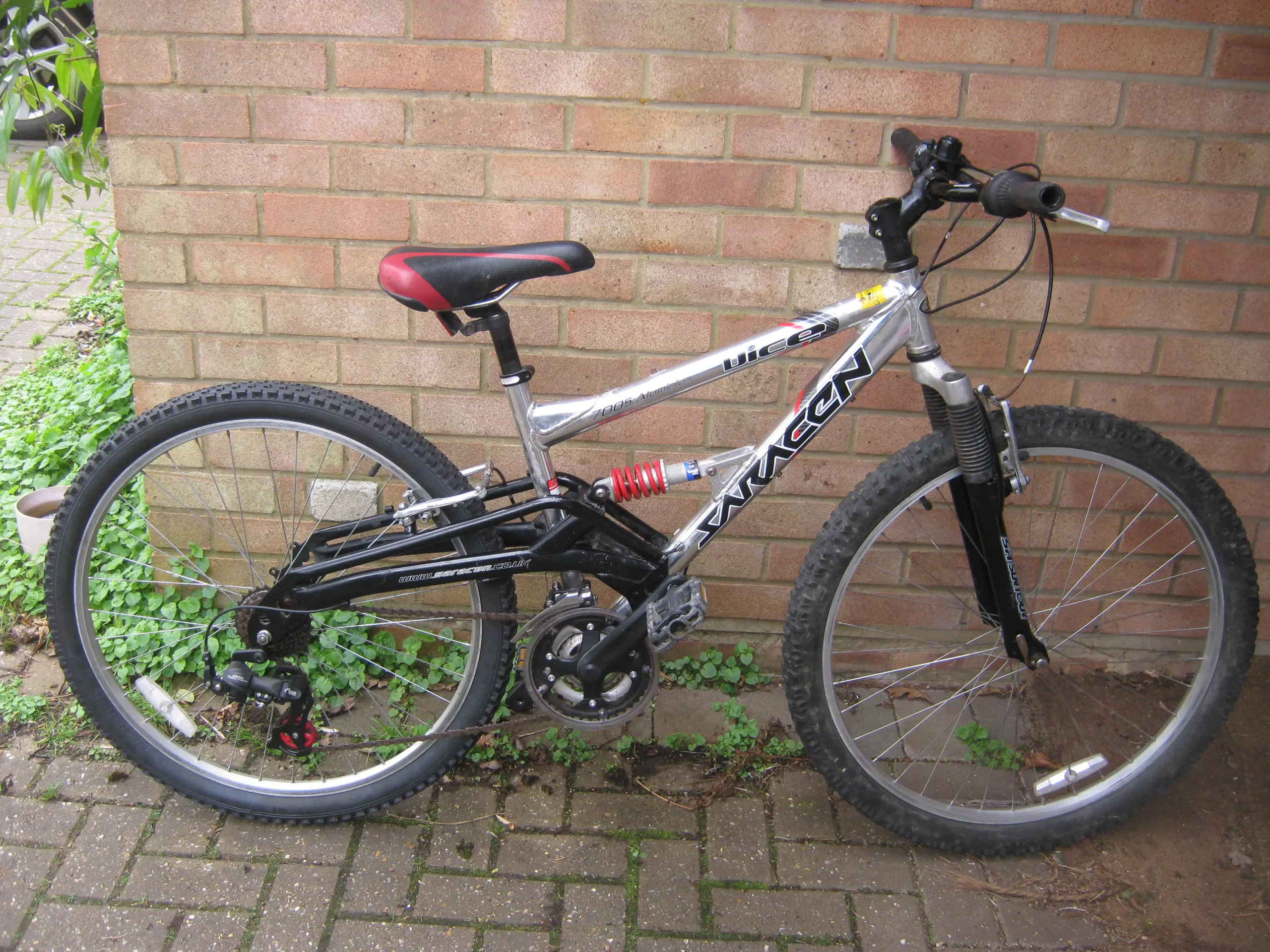 Silver Saracen Vice full suspension Mountain bike 21 gears 16" frame 26" wheels - £85